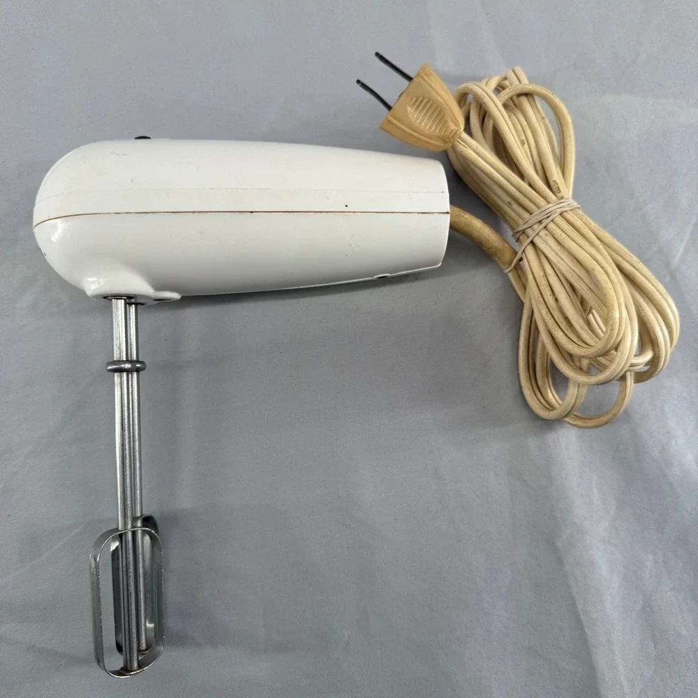 Vintage Osterett Model 400 Hand Mixer White Mid Century Modern Made in USA 55W